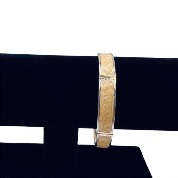 Monet. Bracelet. Gold tone. 8.75 diameter. - Picture 3 of 10